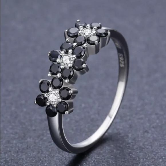 New S925 Black Spinel Diamond Sterling Silver Ring, cute Ring, shiny Ring. - Picture 3 of 4
